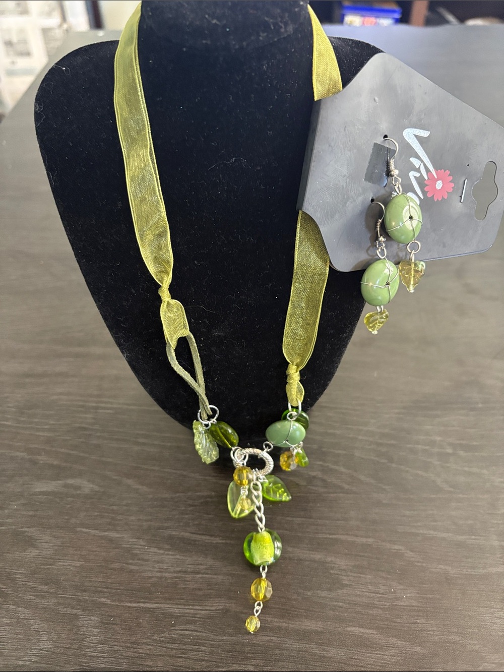Light Green Clear Bead Ribbon Necklace with Dangle Earrings